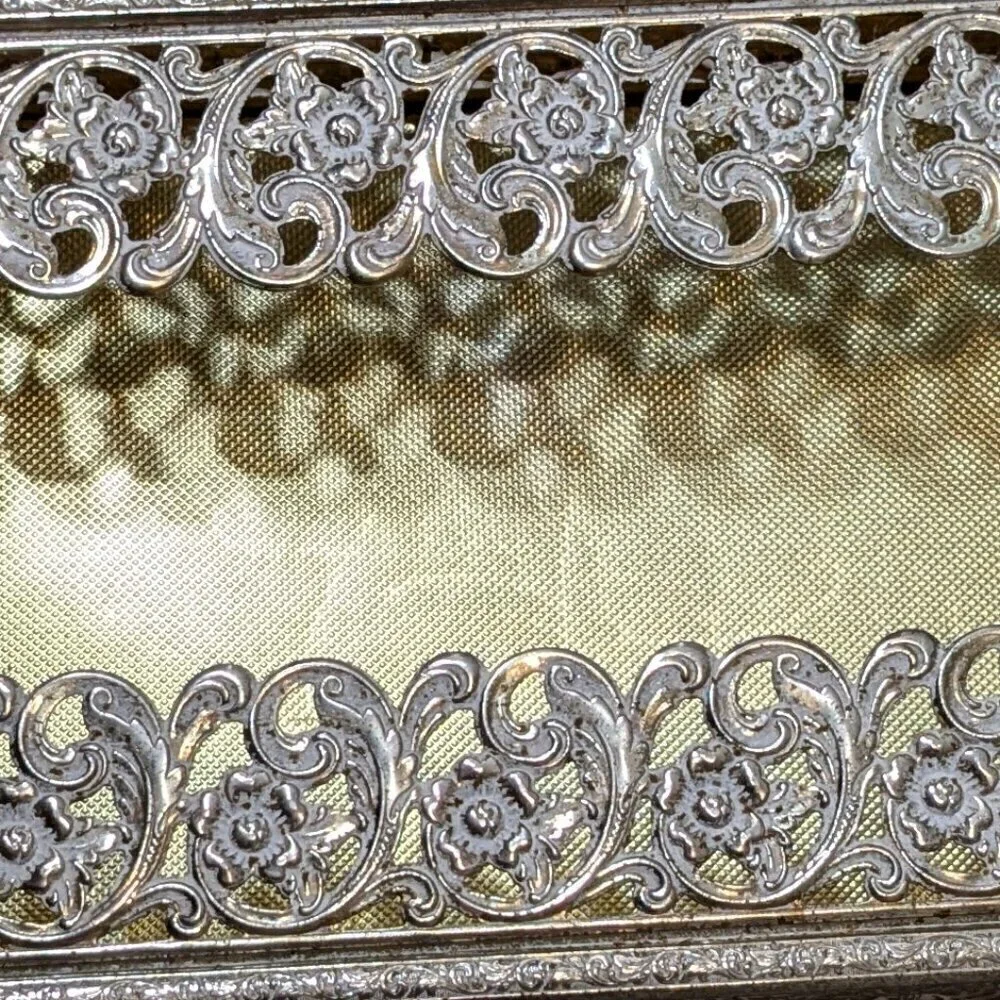 Vintage Gold w White Floral Paisley Filigree Vanity Tissue Holder